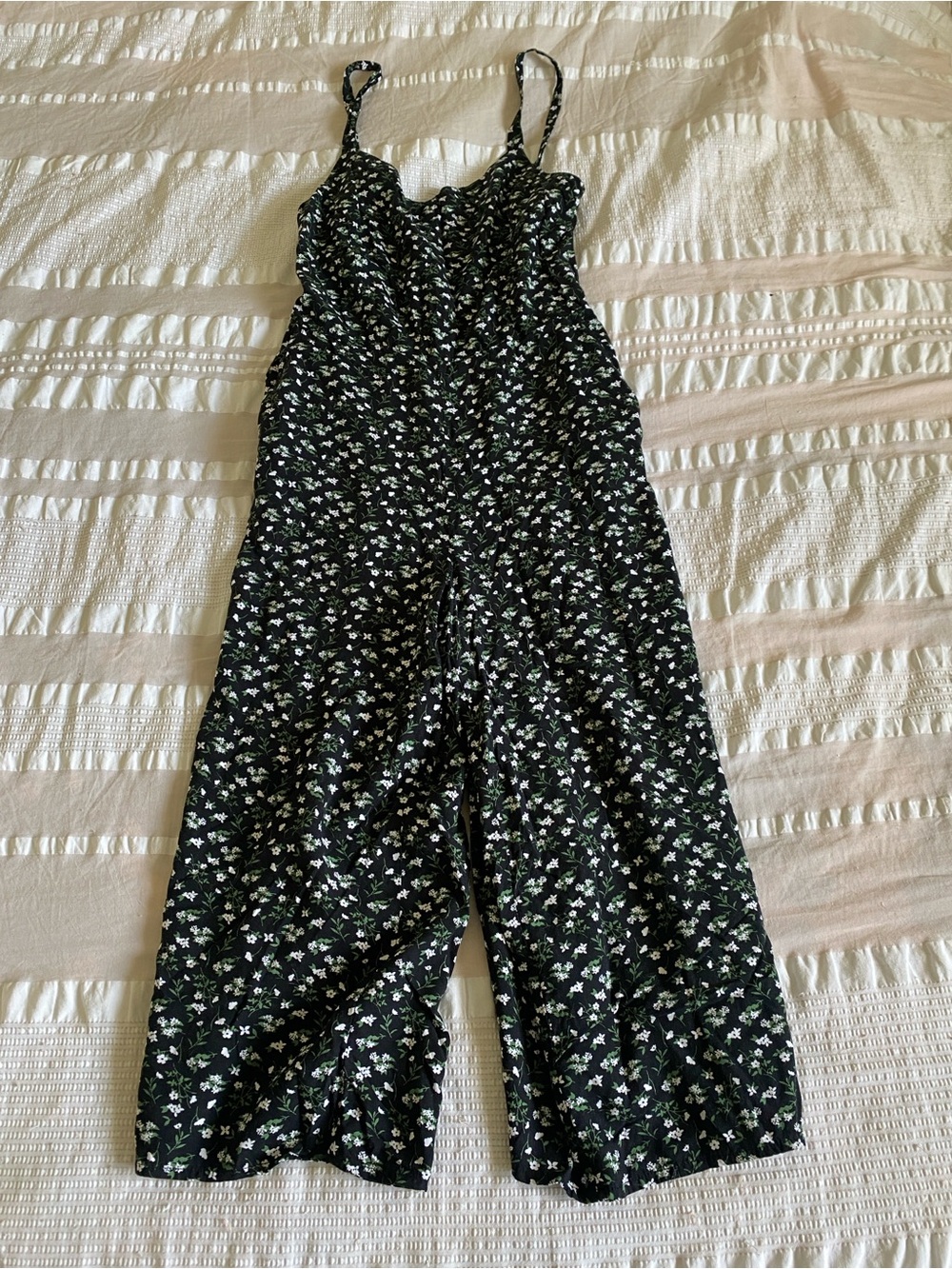Old Navy Floral Jumpsuit Size Medium